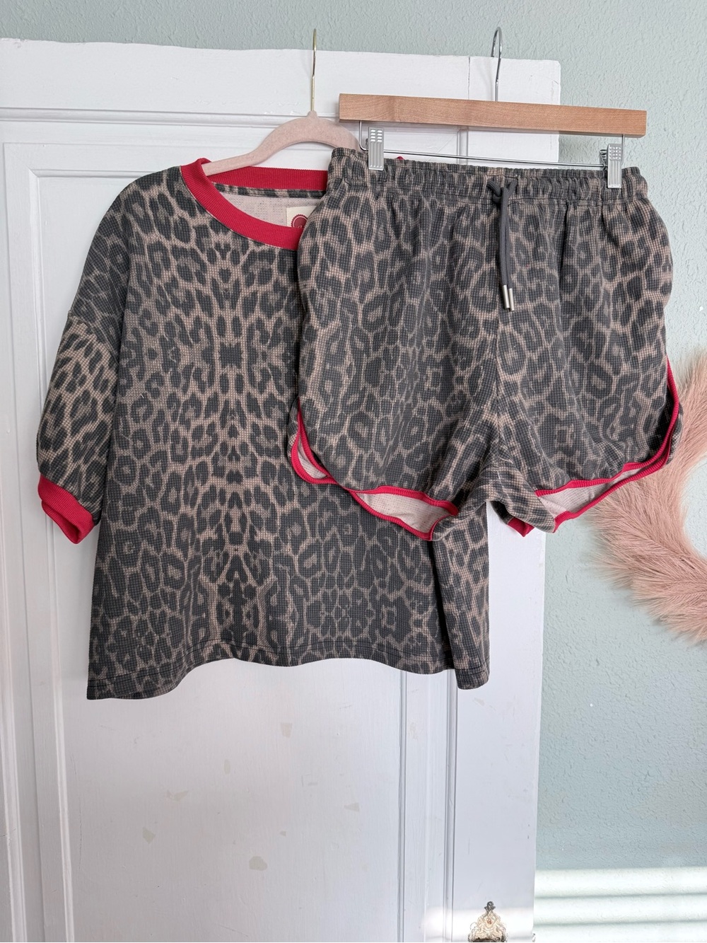 Leopard Print Women's Set with Red Trim - Picture 8 of 8
